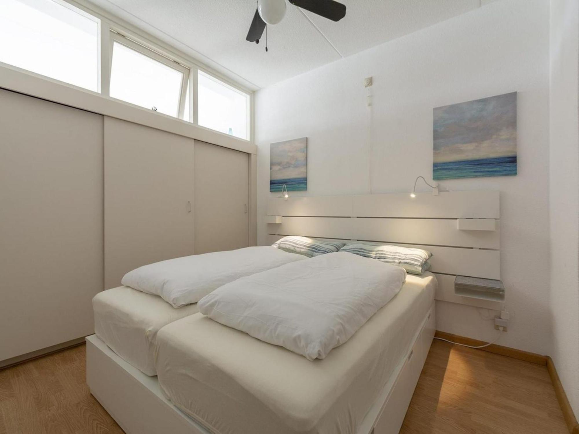 An Apartment That Is Attractively Furnished Julianadorp Exterior foto