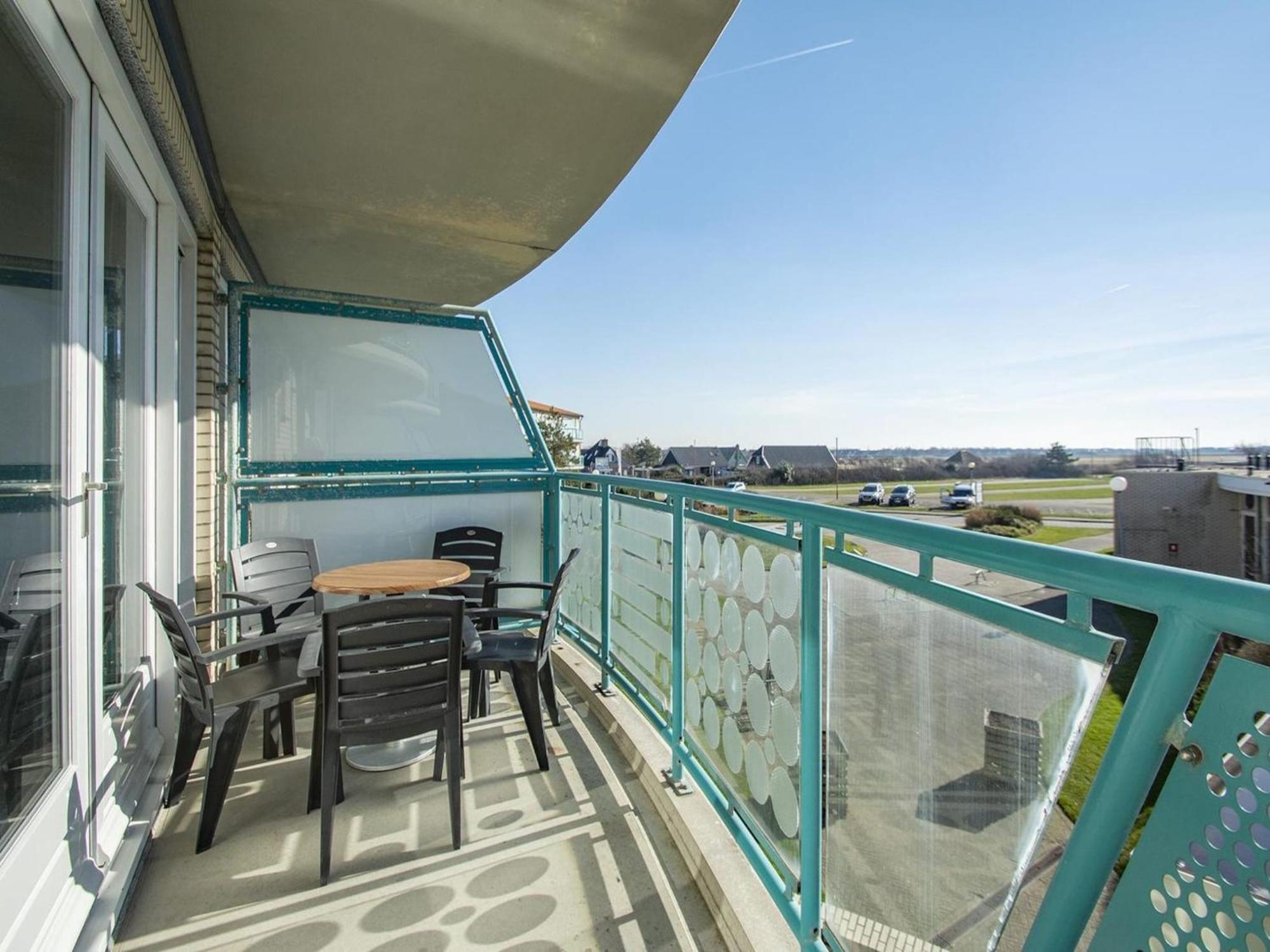 An Apartment That Is Attractively Furnished Julianadorp Exterior foto